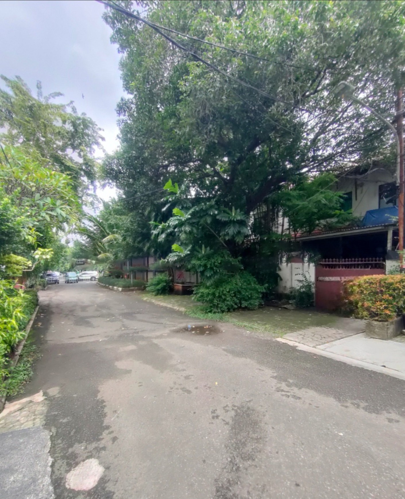 Rumah Hitung Tanah Luas dengan Lokasi Strategis @Jakarta Selatan
