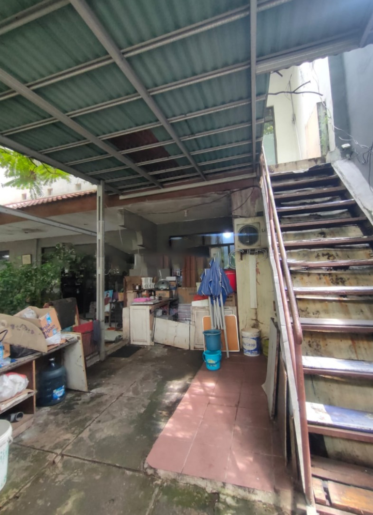 Rumah Hitung Tanah Luas dengan Lokasi Strategis @Jakarta Selatan