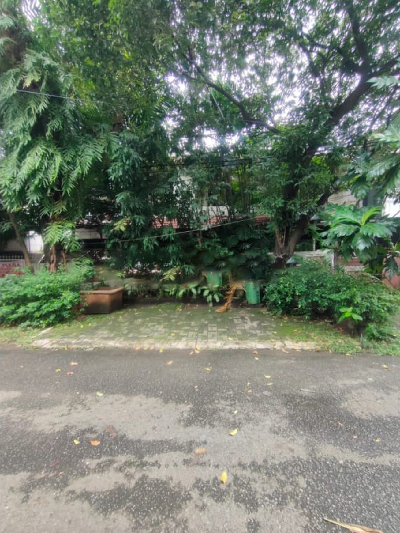 Rumah Hitung Tanah Luas dengan Lokasi Strategis @Jakarta Selatan