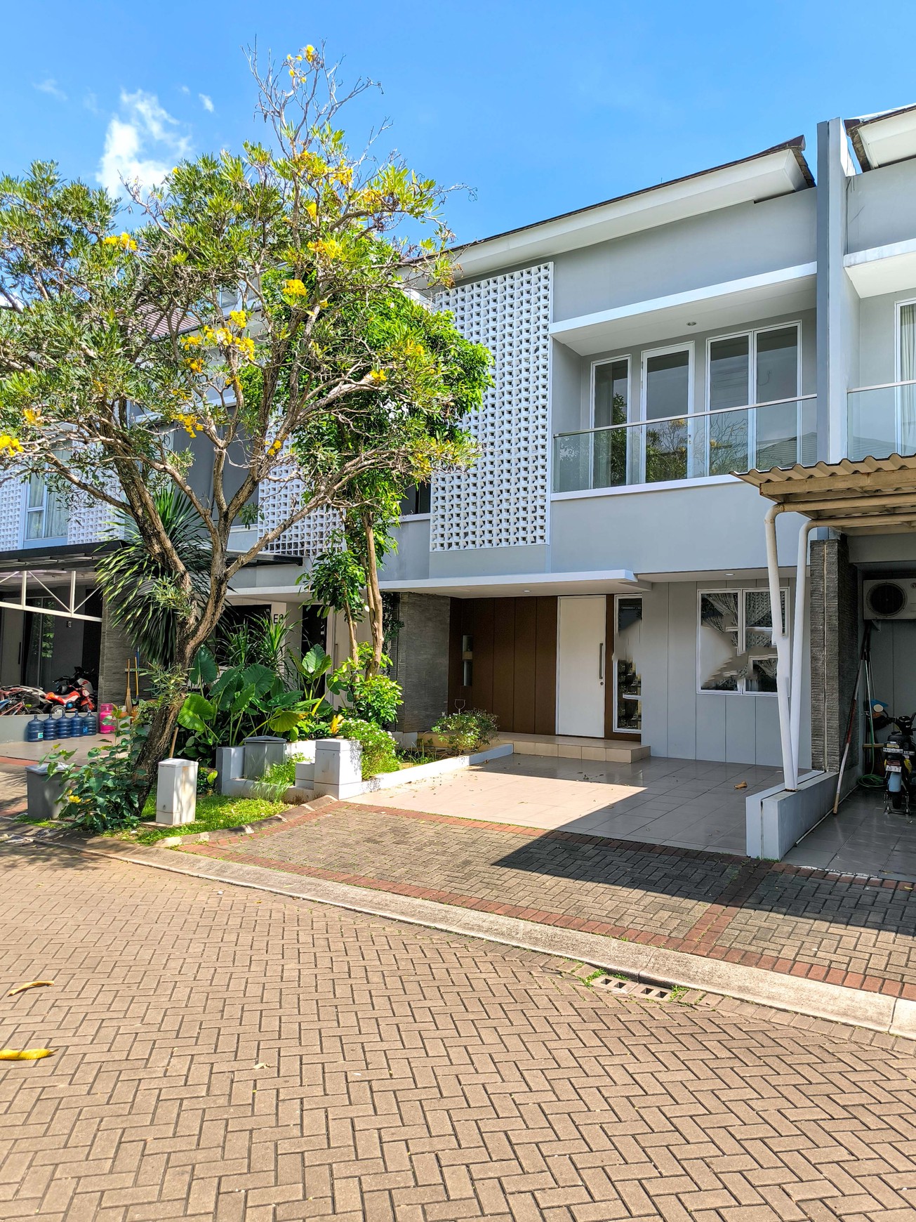 Rumah di Discovery Bintaro, siap huni dan terawat