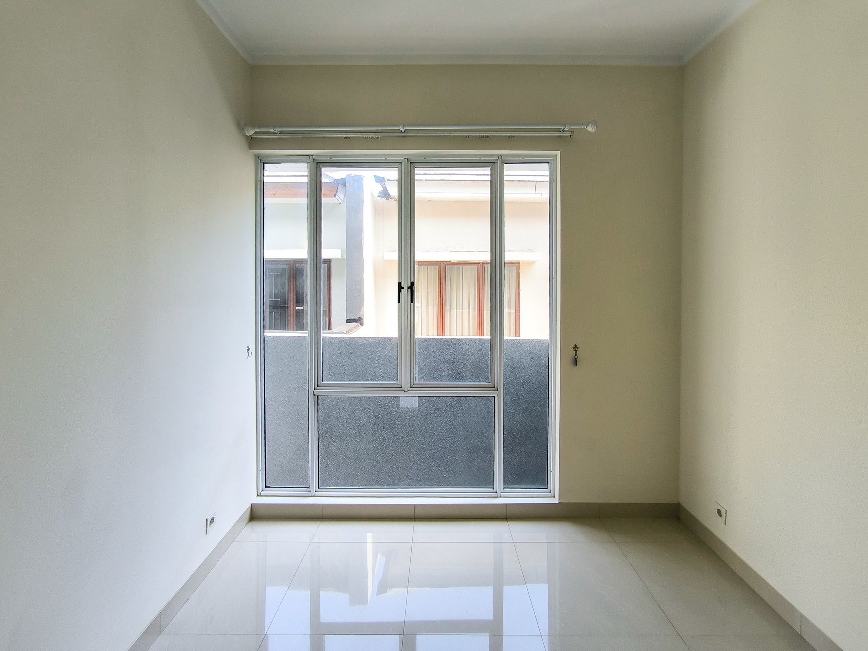 Rumah di Discovery Bintaro, siap huni dan terawat