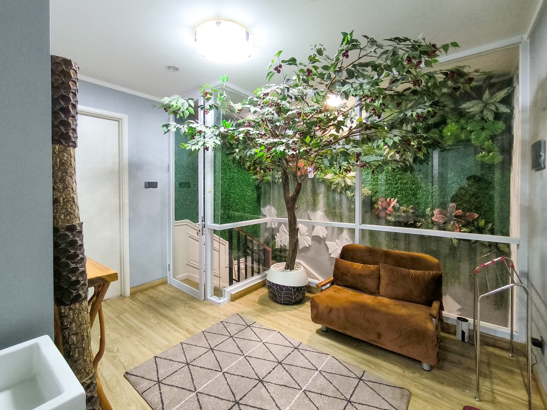 Rumah Modern dan cantik, sudah renov di Discovery Aluvia Bintaro