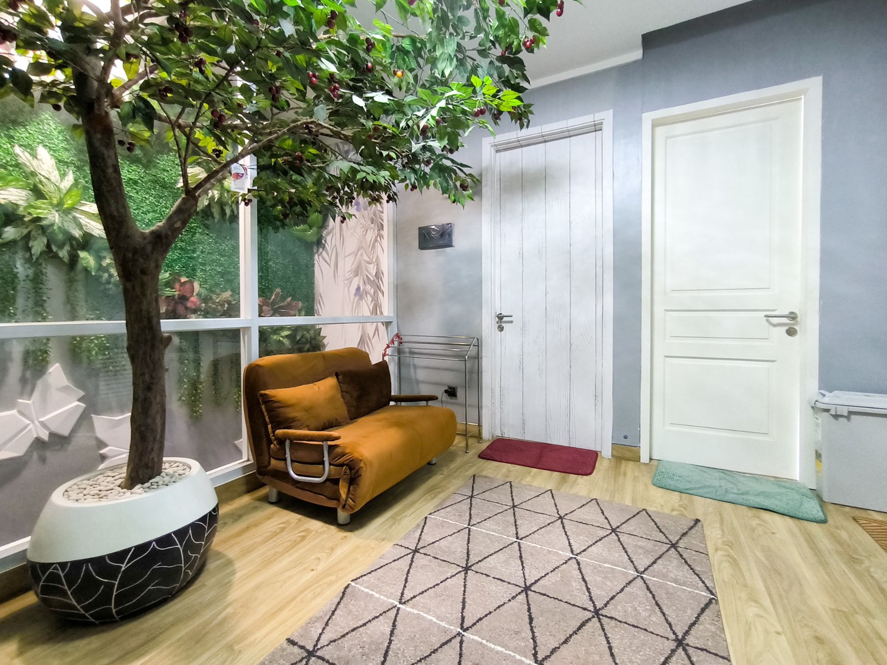 Rumah Modern dan cantik, sudah renov di Discovery Aluvia Bintaro