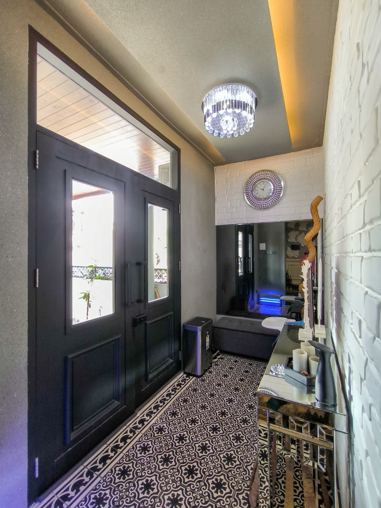 Rumah Modern dan cantik, sudah renov di Discovery Aluvia Bintaro