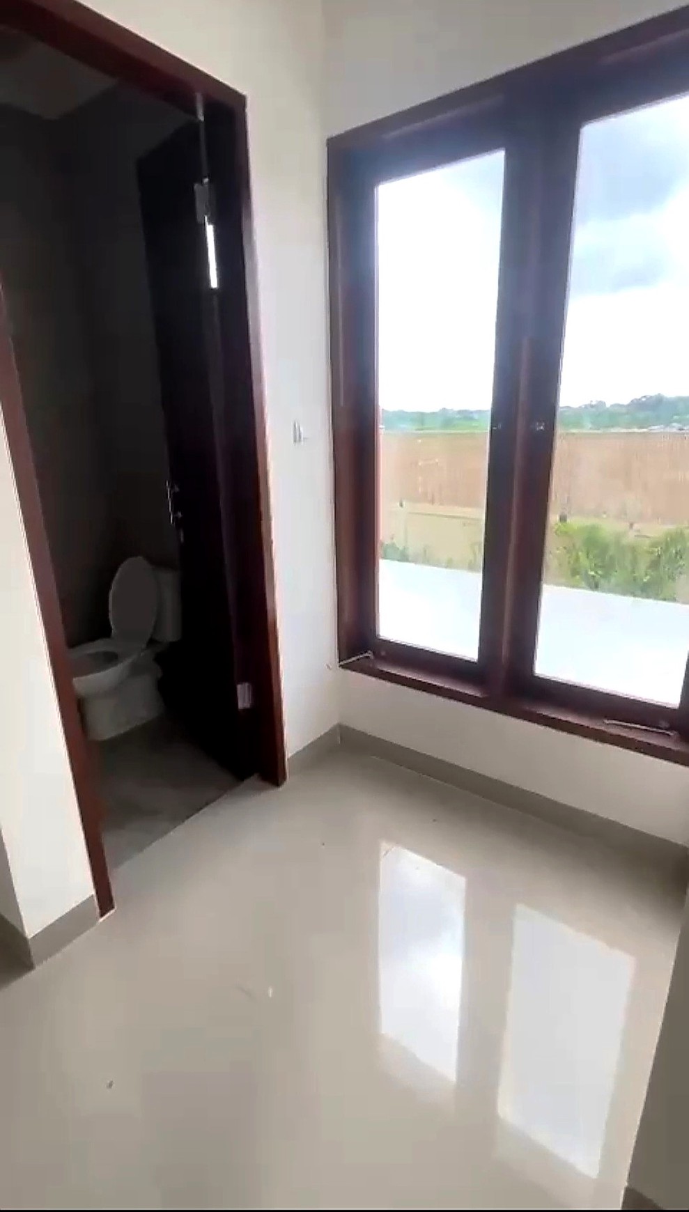 Disewakan Rumah Mewah Dalam Perum Lokasi Dekat Wisata Pantai Kuta, Badung, Bali