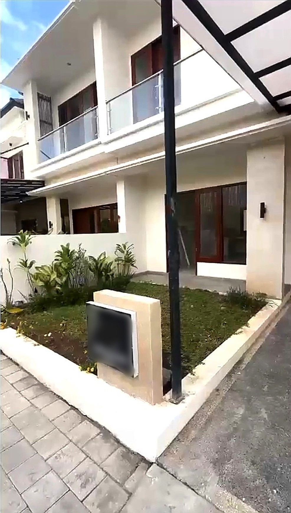 Disewakan Rumah Mewah Dalam Perum Lokasi Dekat Wisata Pantai Kuta, Badung, Bali