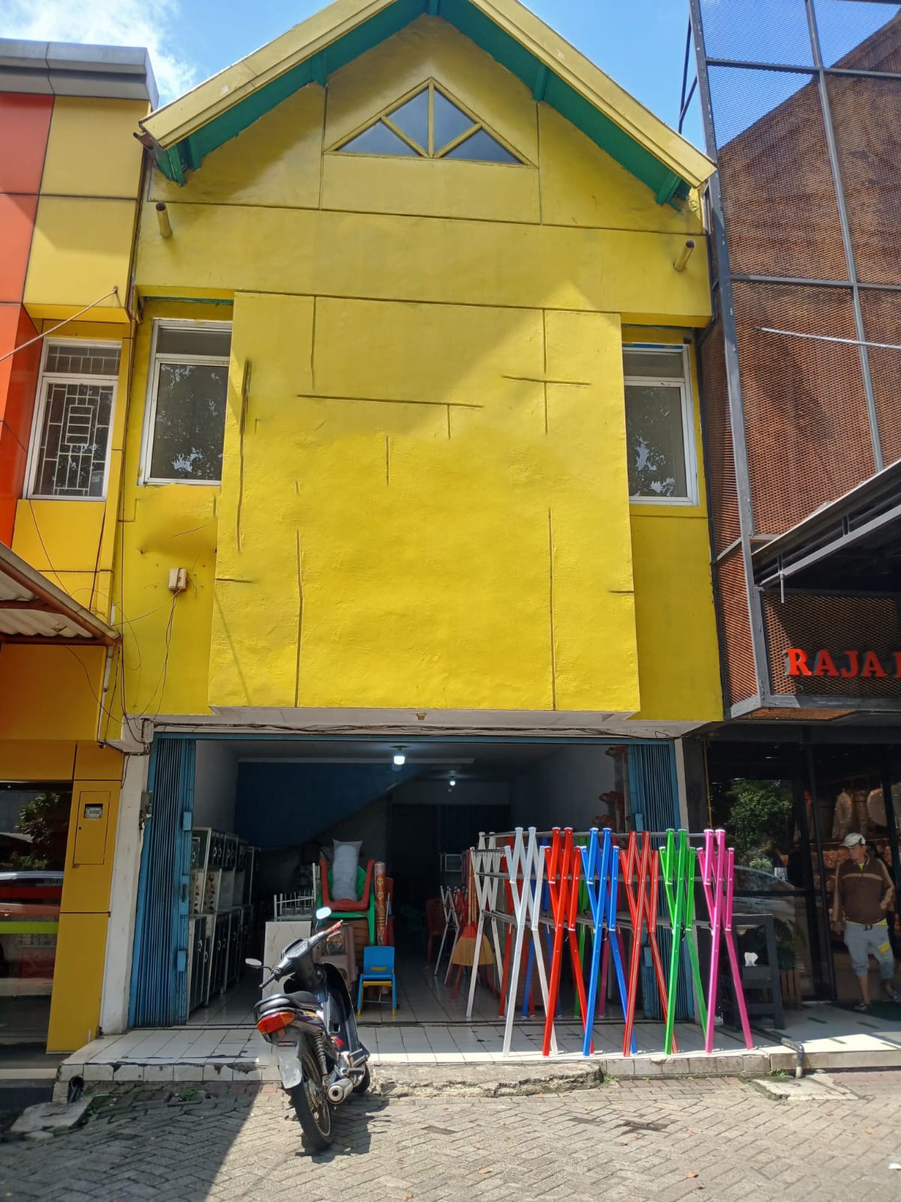 Di Sewa Ruko Siap Pakai 1½ Lantai Lokasi Strategis @Graha Raya