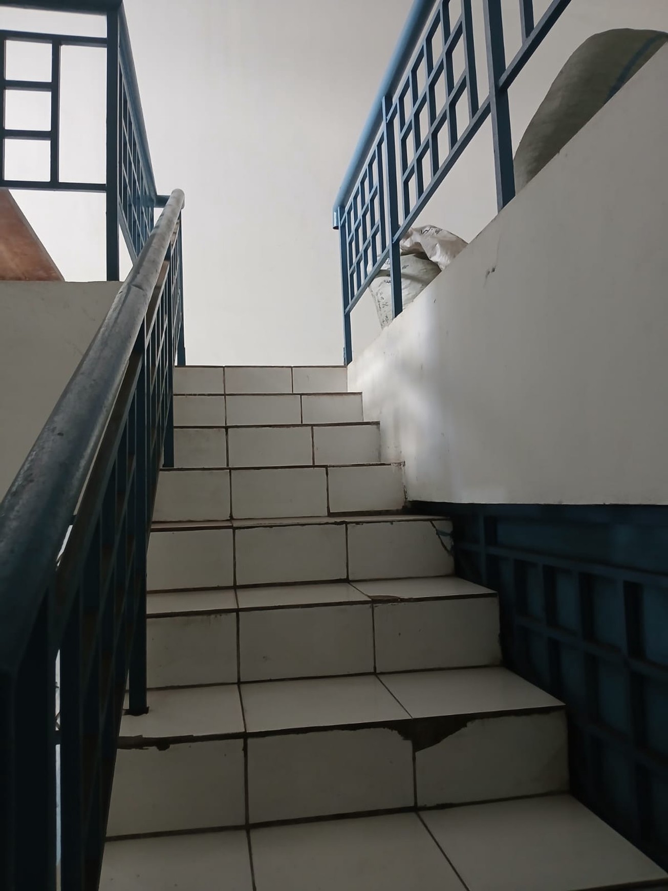 Di Sewa Ruko Siap Pakai 1½ Lantai Lokasi Strategis @Graha Raya