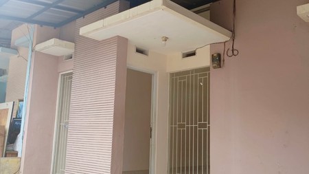 Rumah Bagus Siap Huni Asri di Graha Verina, Graha Raya, Bintaro Jaya