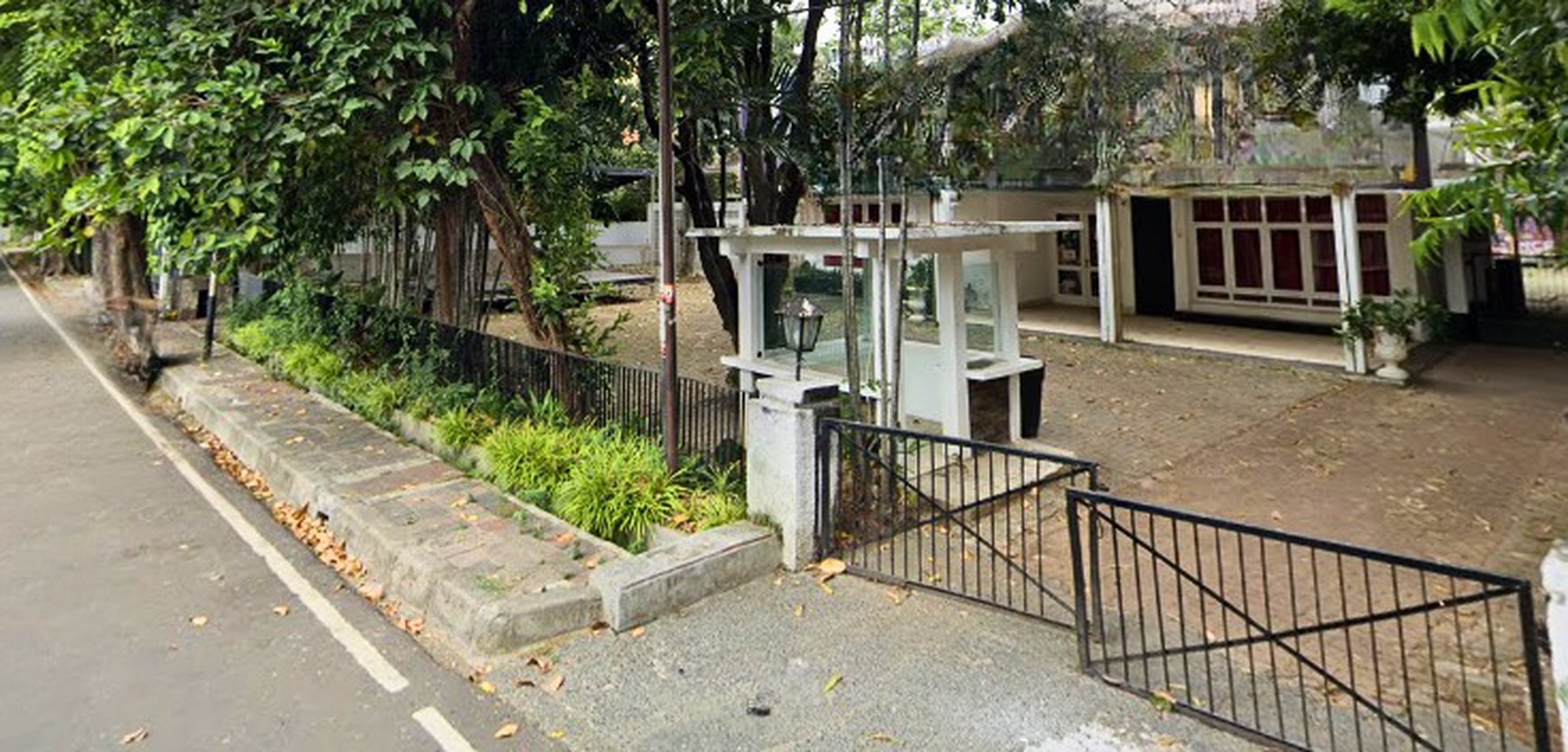 Dijual tanah bonus rumah  di menteng
