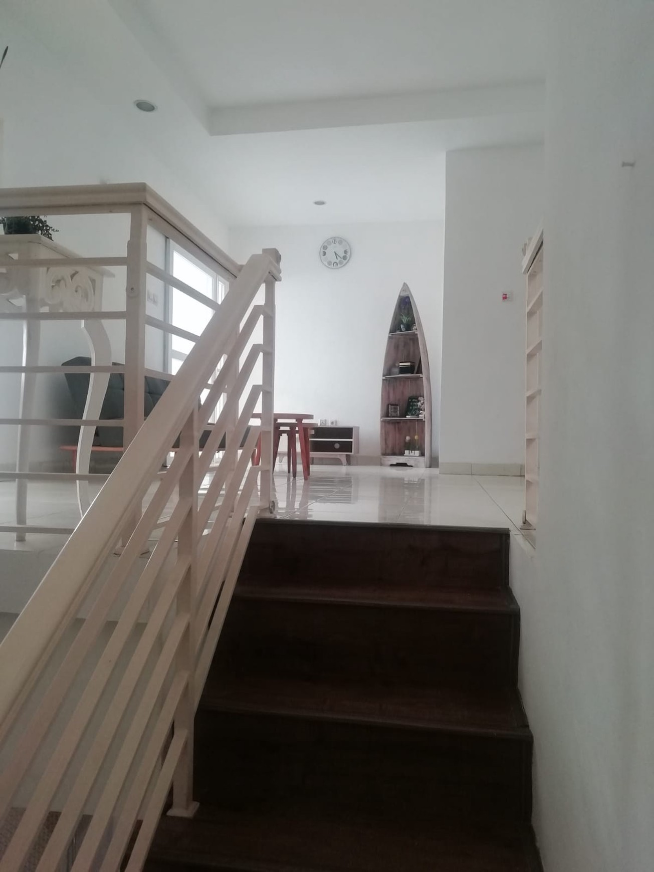 Rumah Full Furnished 2½ Lantai KT 5 KM 4 @Bintaro -Sektor 5