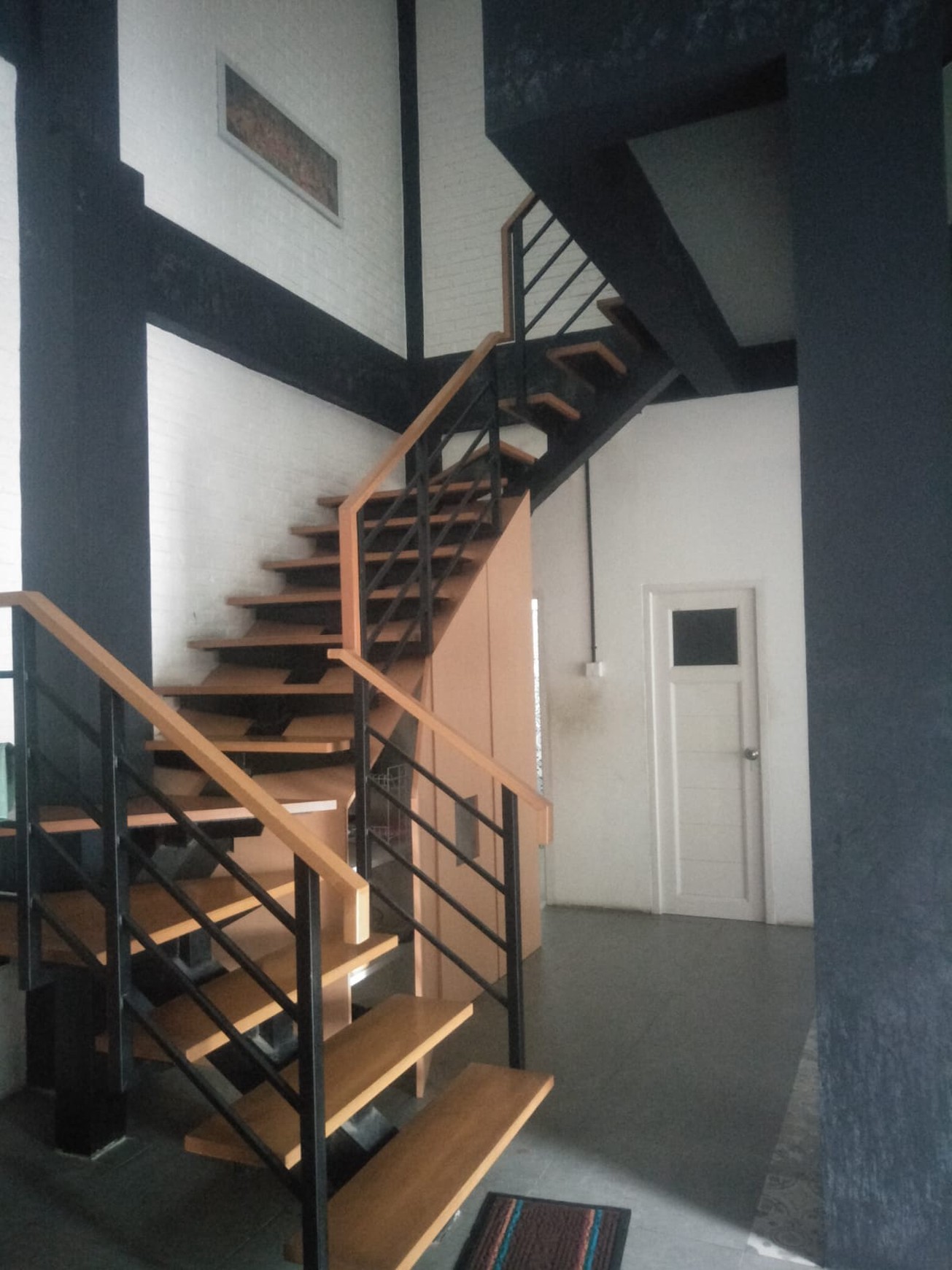 Rumah Jadi Kantor 2 Lantai KM 4 KT 2 SHM  @Pondok aren, Tangerang Selatan