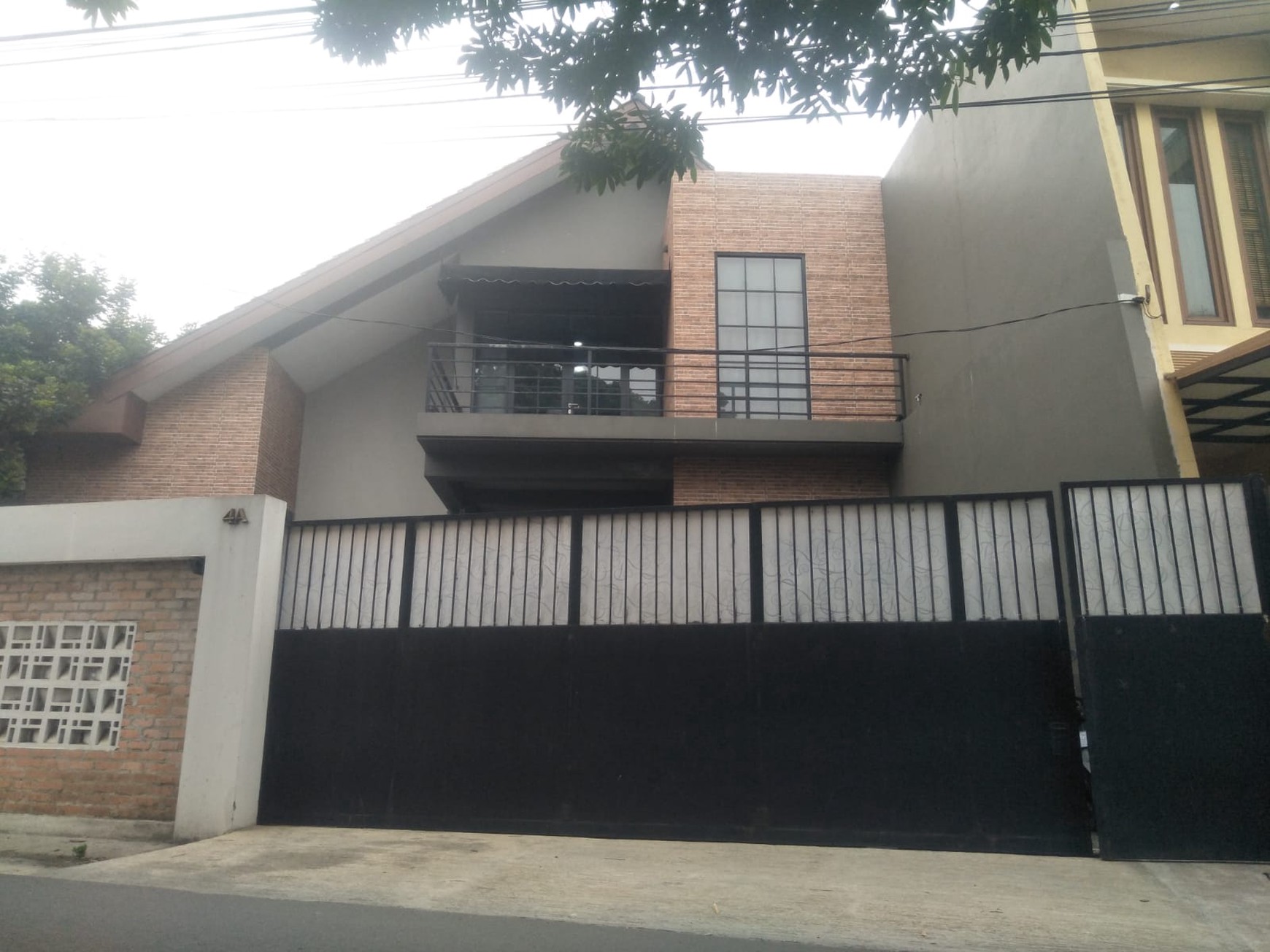 Rumah Jadi Kantor 2 Lantai KM 4 KT 2 SHM  @Pondok aren, Tangerang Selatan