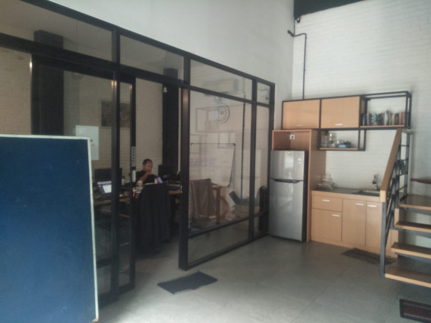 Rumah Jadi Kantor 2 Lantai KM 4 KT 2 SHM  @Pondok aren, Tangerang Selatan