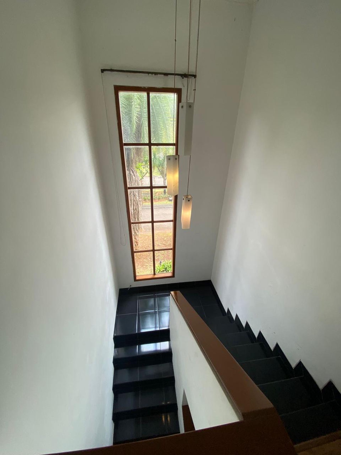 Rumah Mewah di Bintaro Luas Siap Huni SHm KT 5+1 KM 5+1