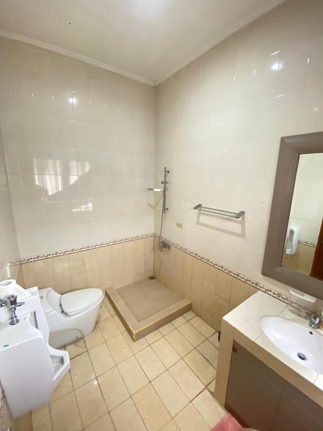 Rumah Mewah di Bintaro Luas Siap Huni SHm KT 5+1 KM 5+1