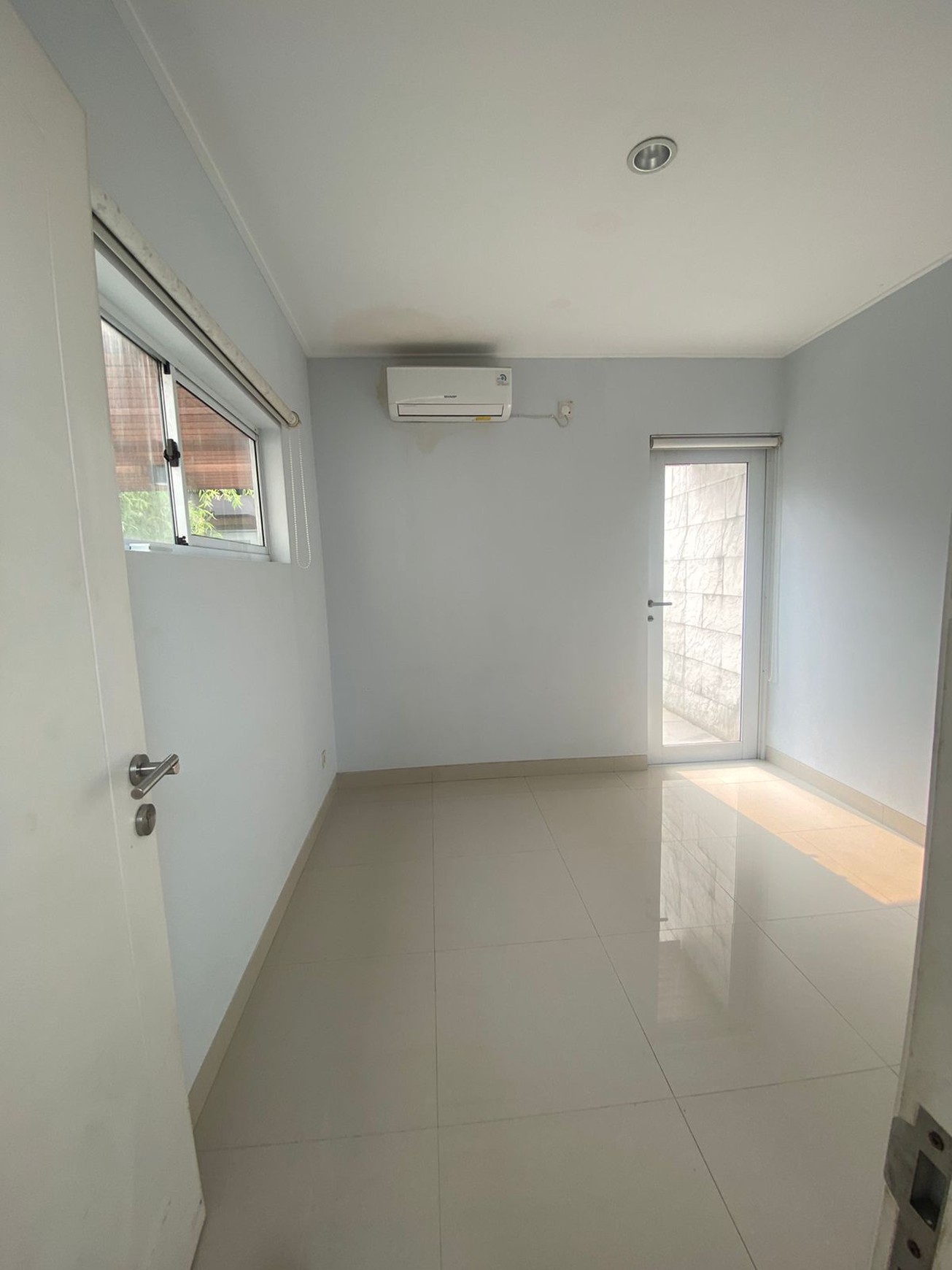 Rumah Minimalis, Lokasi strategis Bebas banjir dalam Cluster di Bintaro Sektor 9