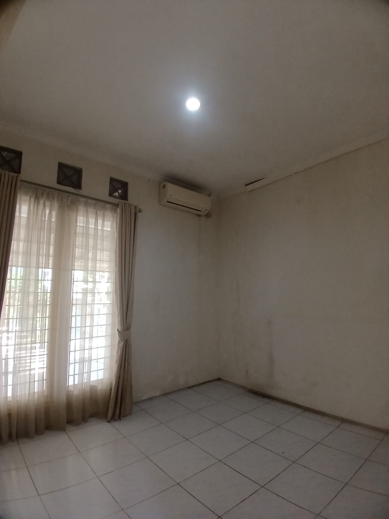 Rumah disewakan di Trulek Permata siap huni di Sektor 9