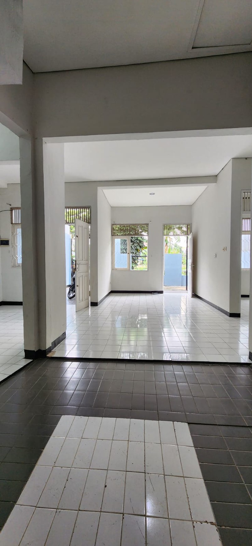 Rumah Minimalis di Griya Bintara Indah, Bekasi