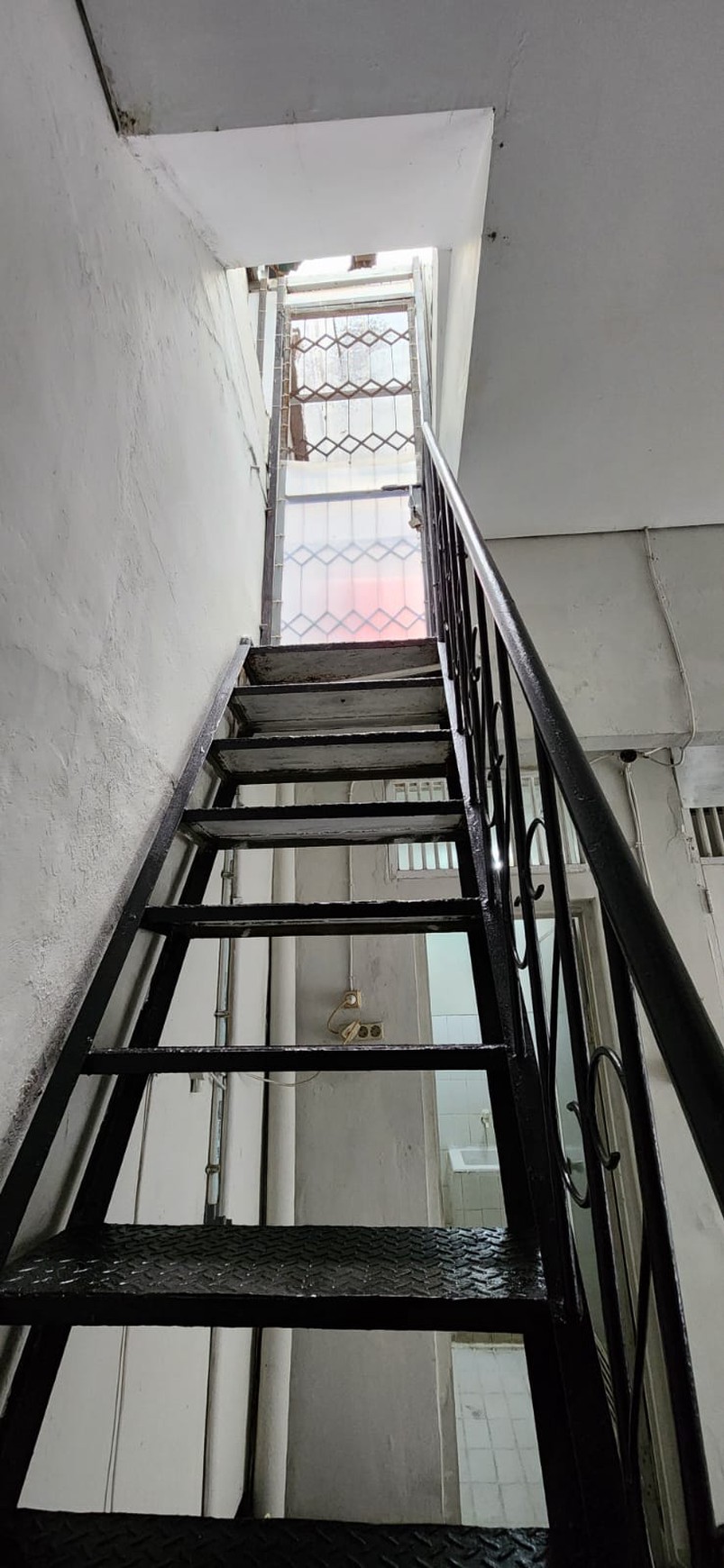 Rumah Minimalis di Griya Bintara Indah, Bekasi