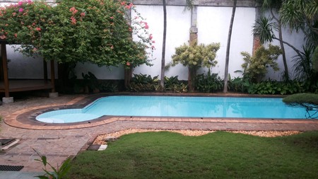 Rumah ada swmiing pool ,luas tanah 850 di Cipete Jakarta Selatan