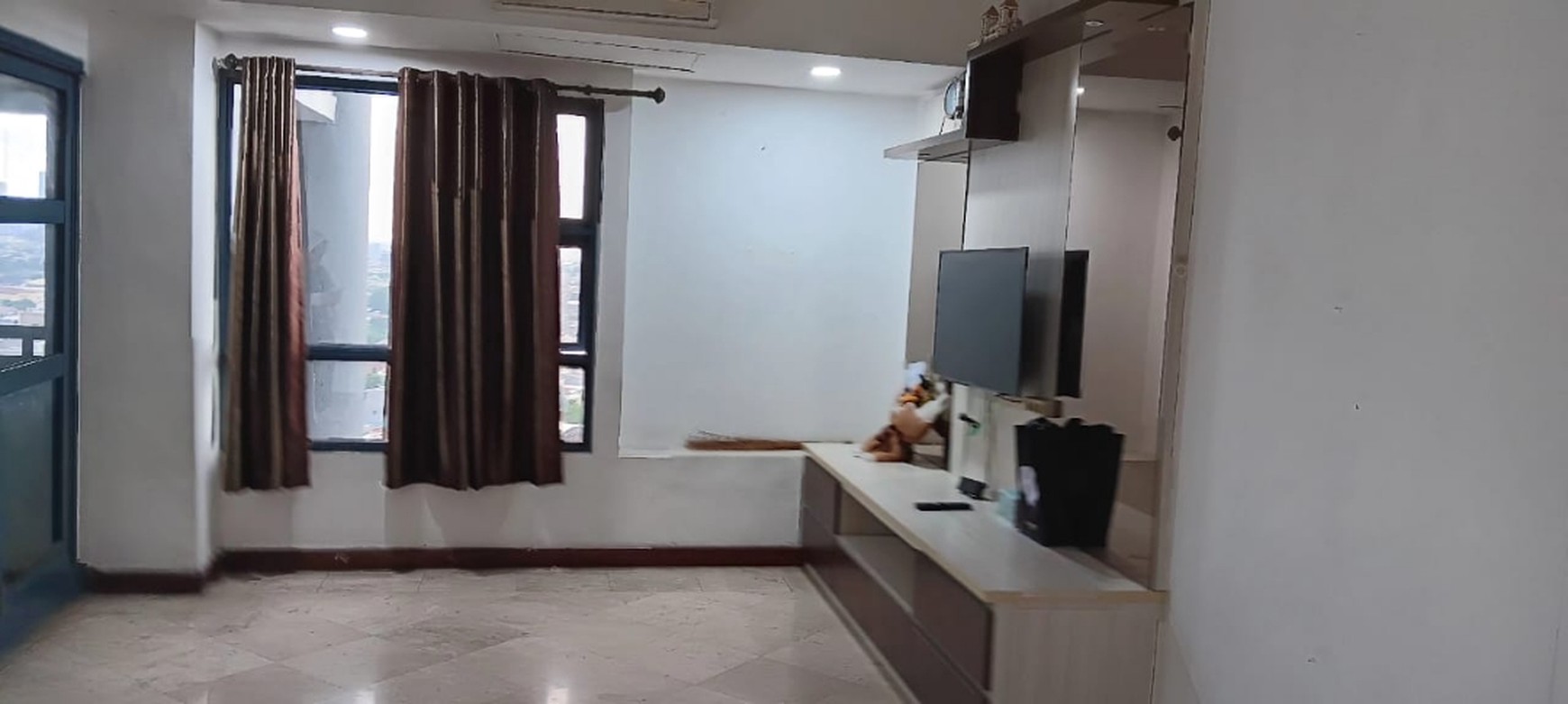Dijual apartemen grand tropic tanjung duren, jakarta barat