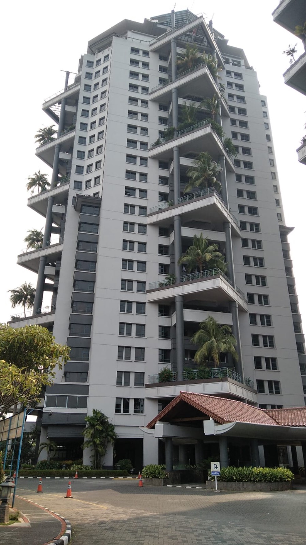 Dijual apartemen grand tropic tanjung duren, jakarta barat