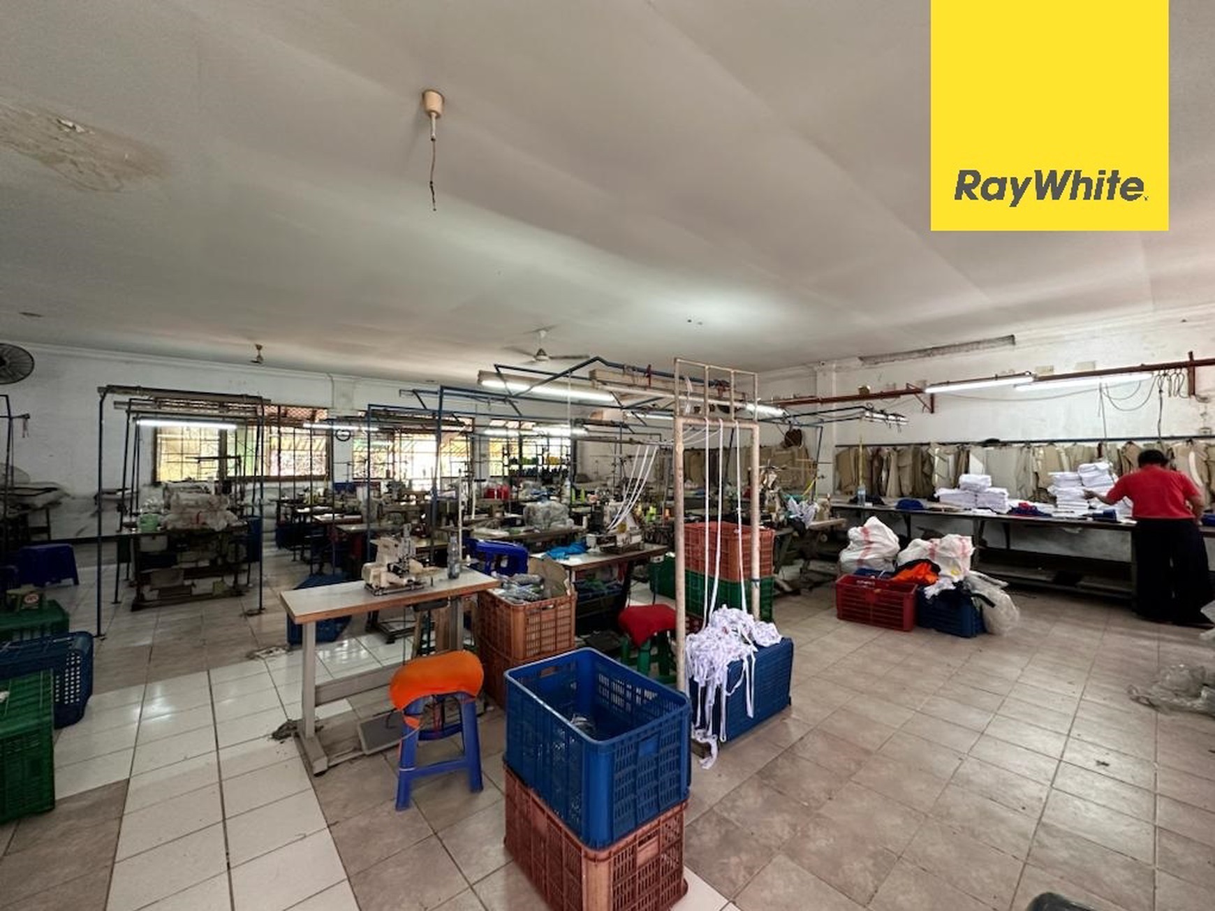 Dijual Rumah Usaha Siap Pakai Di Gayungsari Barat Surabaya