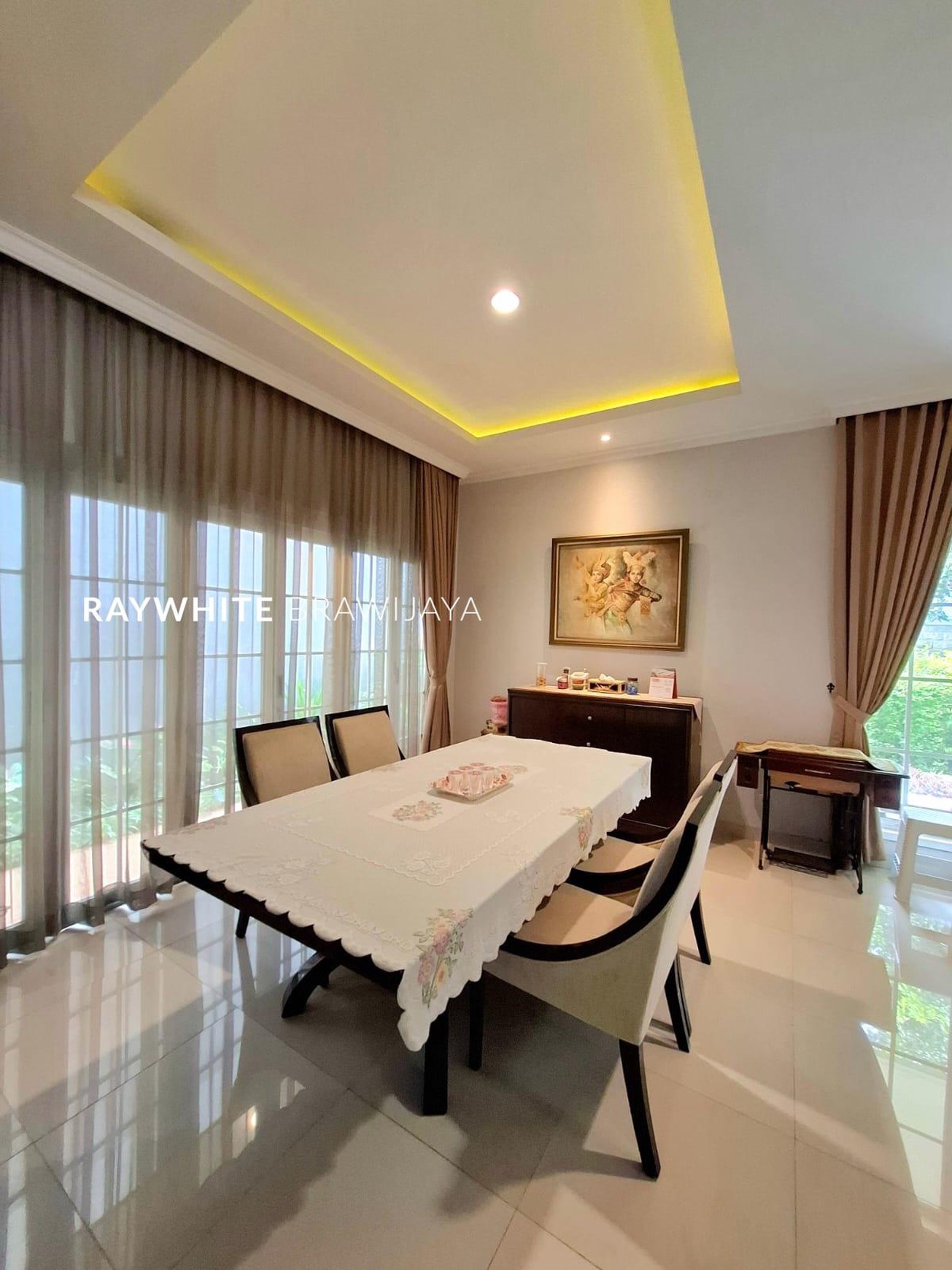 Rumah Modern Classic Dalam Cluster Marcopolo Legenda Wisata