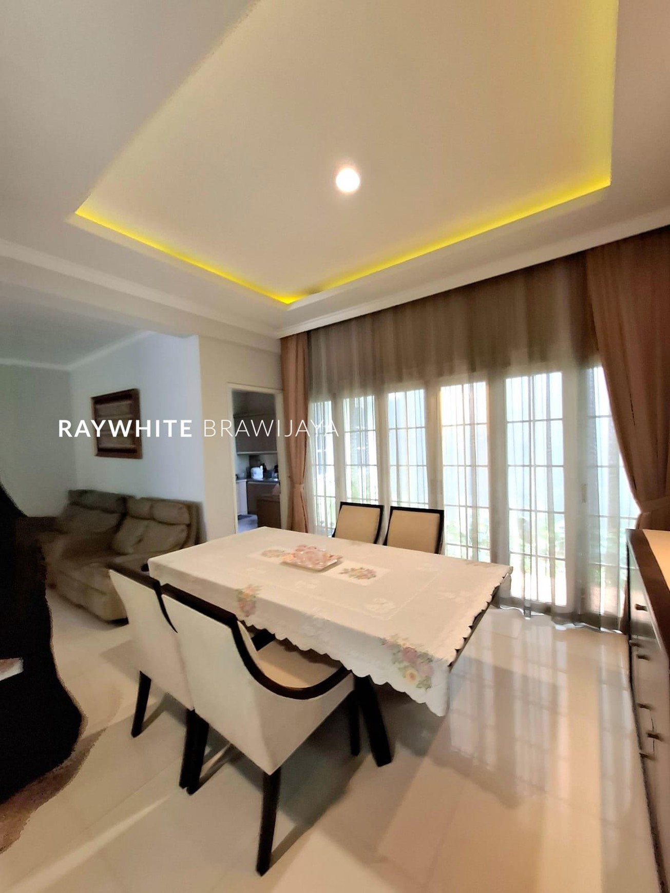 Rumah Modern Classic Dalam Cluster Marcopolo Legenda Wisata