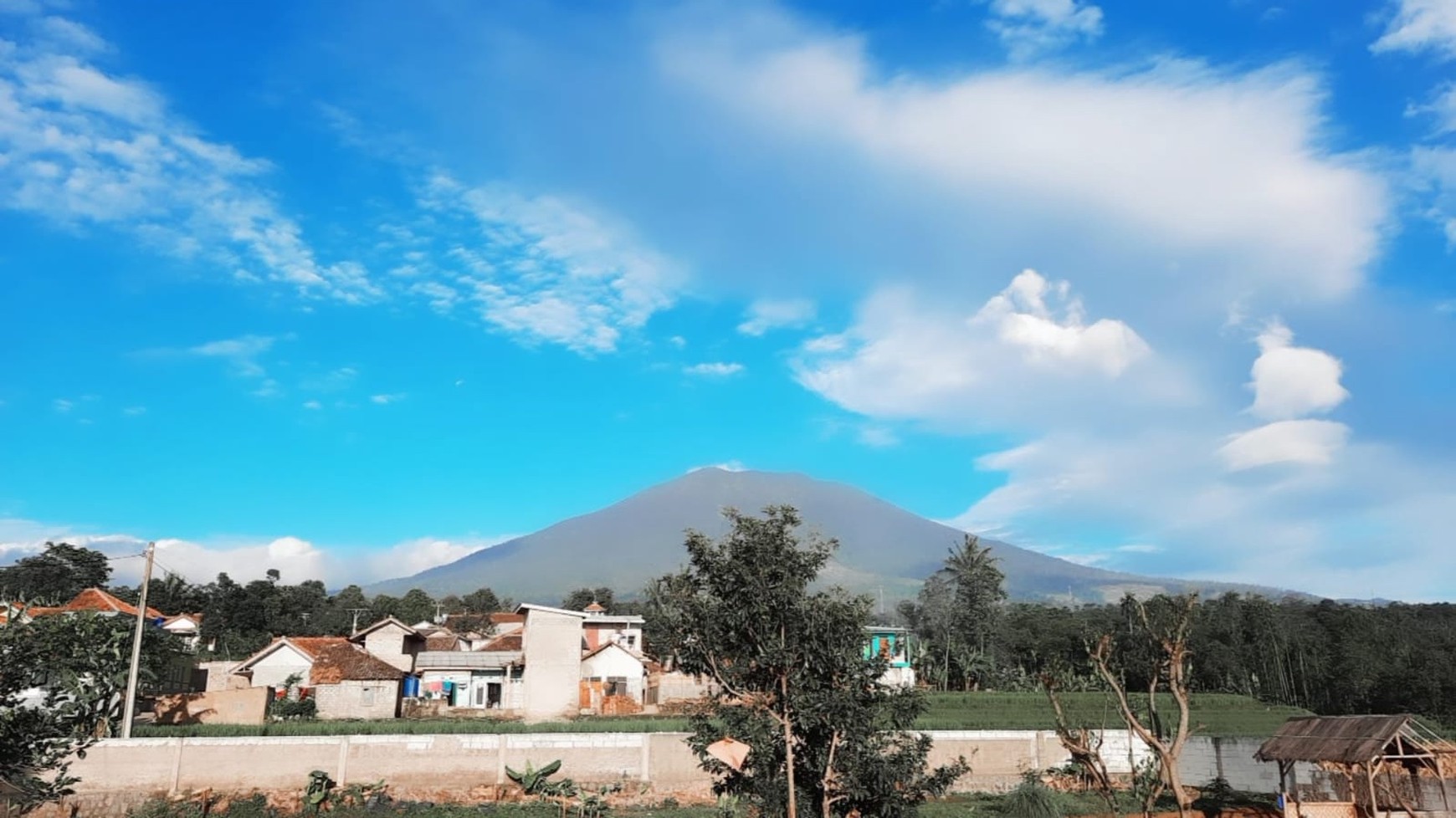 Puncak Cianjur desa talaga villa luas 1810 view pegunungan