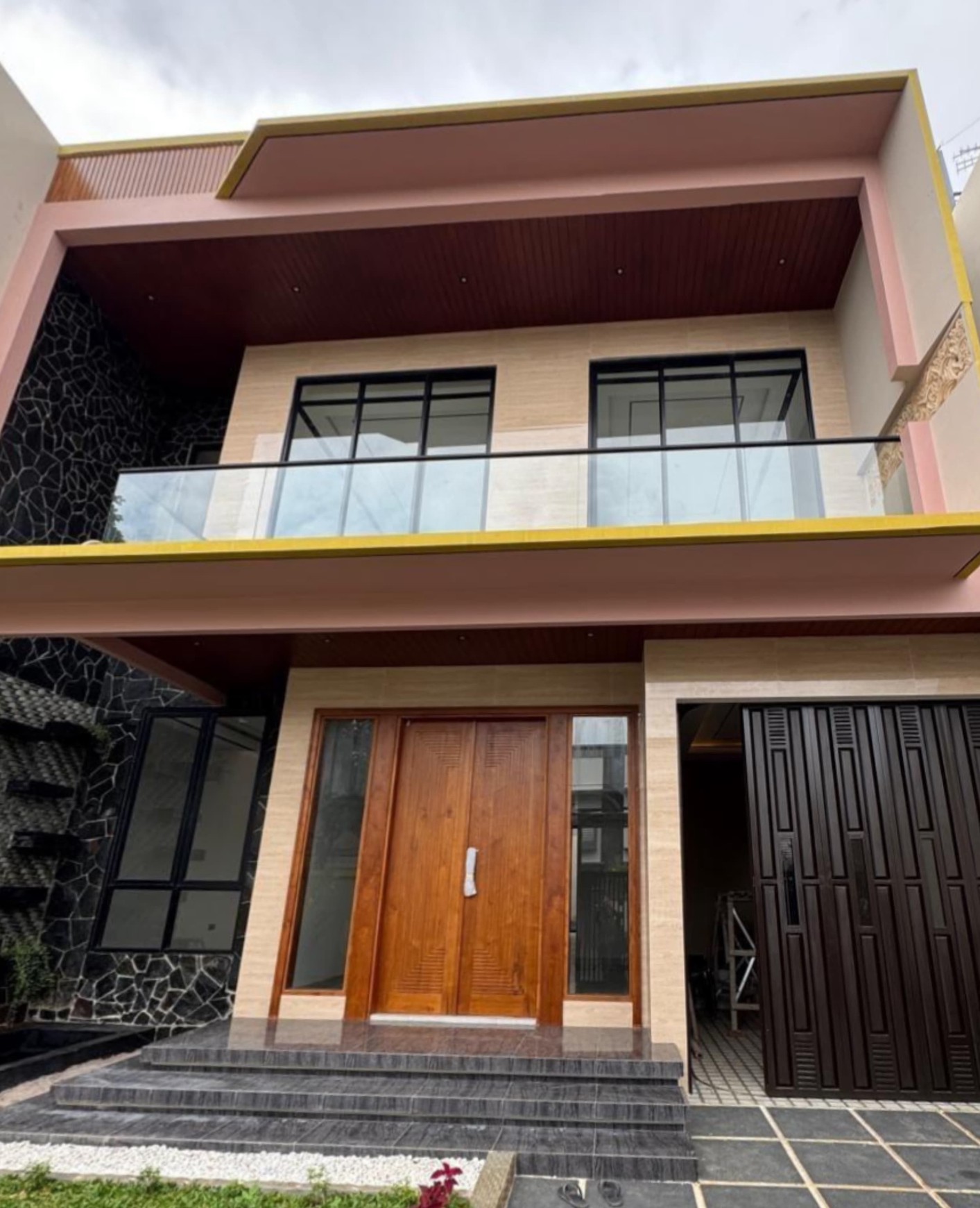 Dijual Rumah Mewah di Kawasan Senen Jakarta Pusat, Dilengkapi Rooftop City View dan Pool