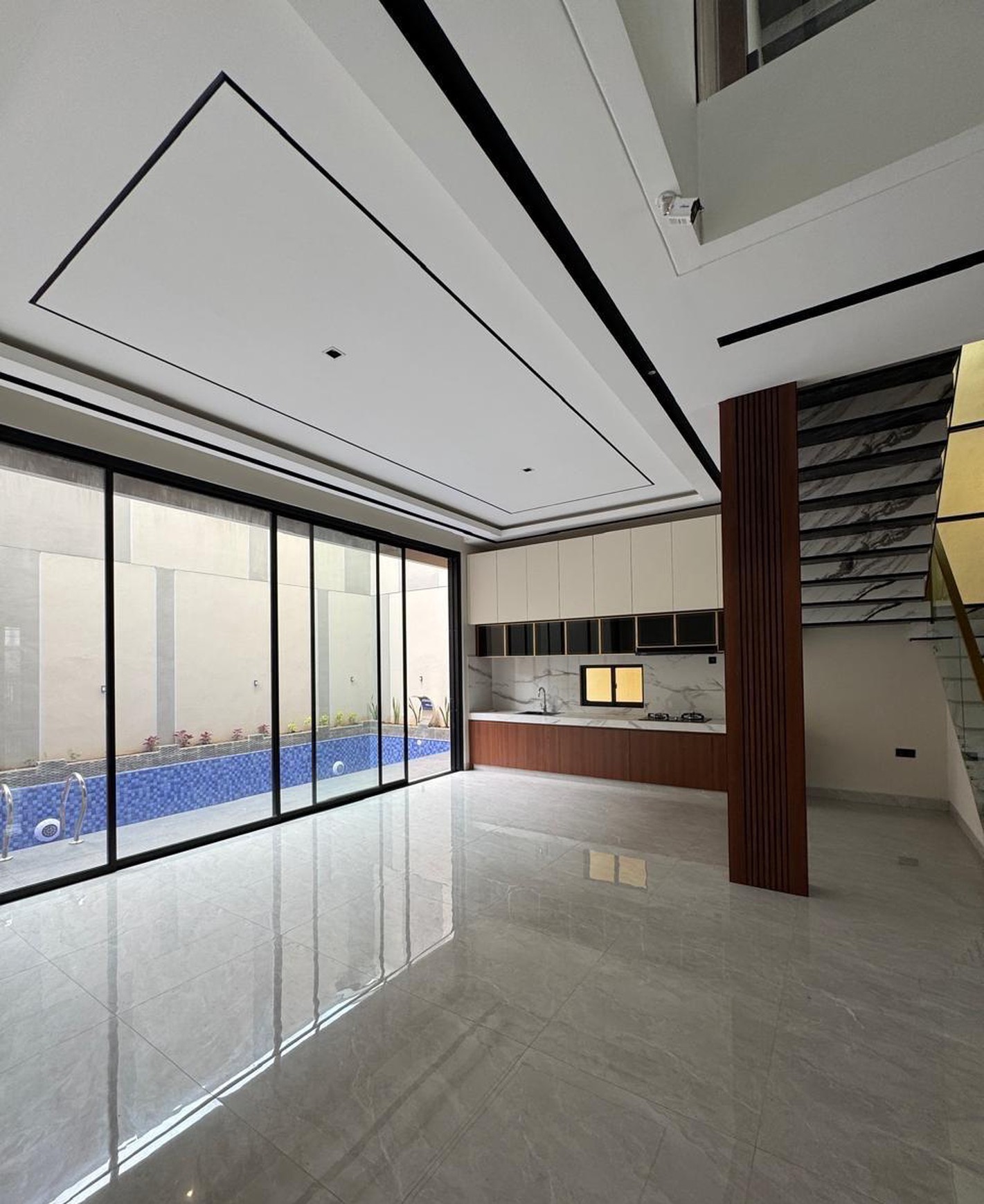 Dijual Rumah Mewah di Kawasan Senen Jakarta Pusat, Dilengkapi Rooftop City View dan Pool