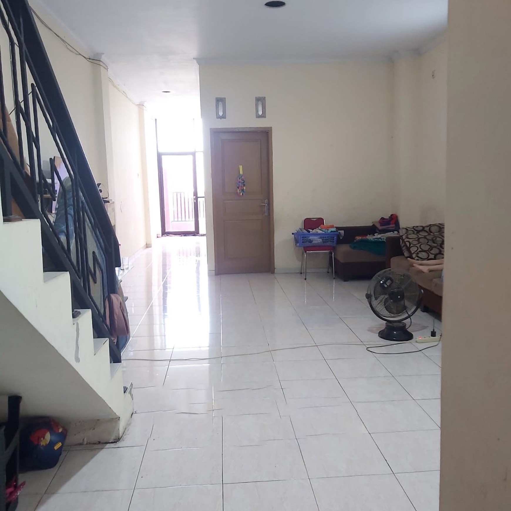 Rumah 3 Lantai di Pondok Aren Tangerang Selatan SHM Siap Huni