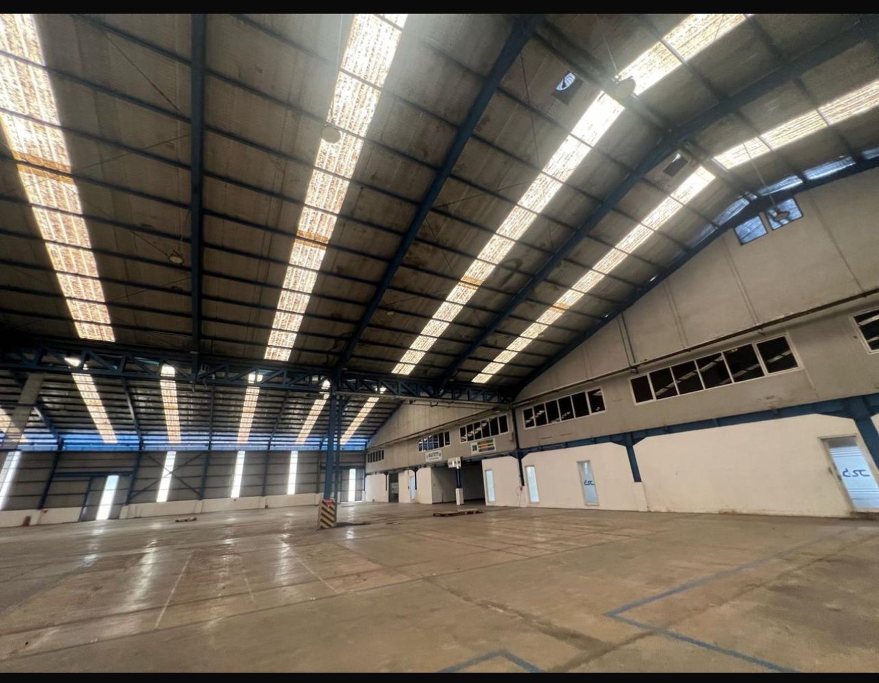 GUDANG SIAP PAKAI UNTUK PRODUKSI, LOKASI DI DELTA SILICON- LIPPO CIKARANG