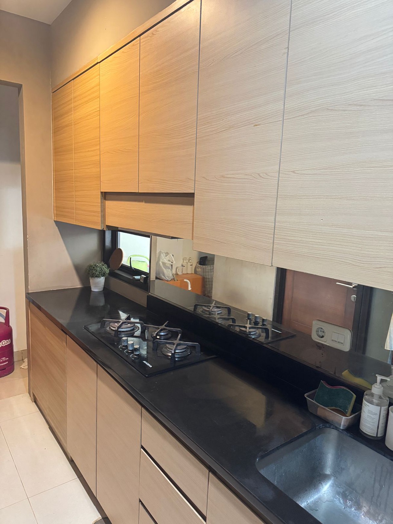 Dijual Rumah Minimalis Full Furnished di Taman Pesona Kebembem Townhouse, Jagakarsa
