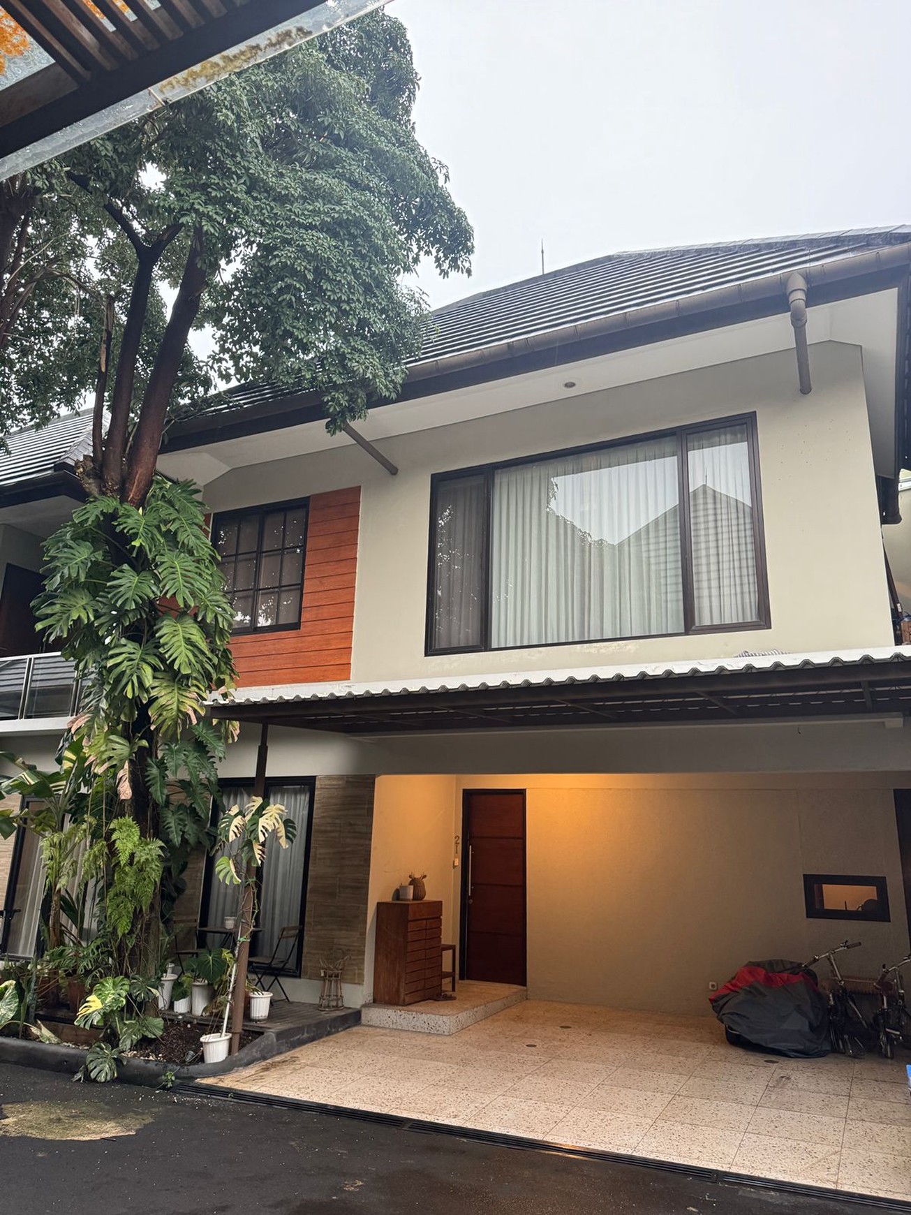 Dijual Rumah Minimalis Full Furnished di Taman Pesona Kebembem Townhouse, Jagakarsa