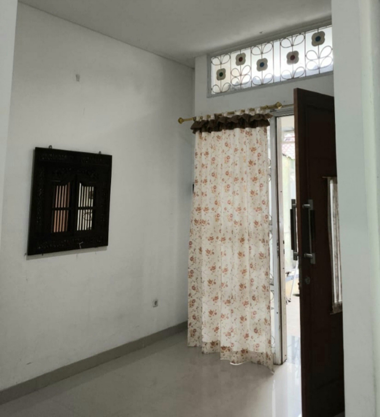 Disewa rumah nyaman dalam cluster di Ciputat dekat Tip Top Ciputat