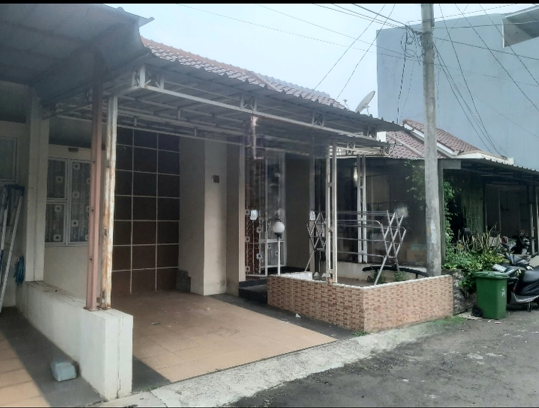 Disewa rumah nyaman dalam cluster di Ciputat dekat Tip Top Ciputat