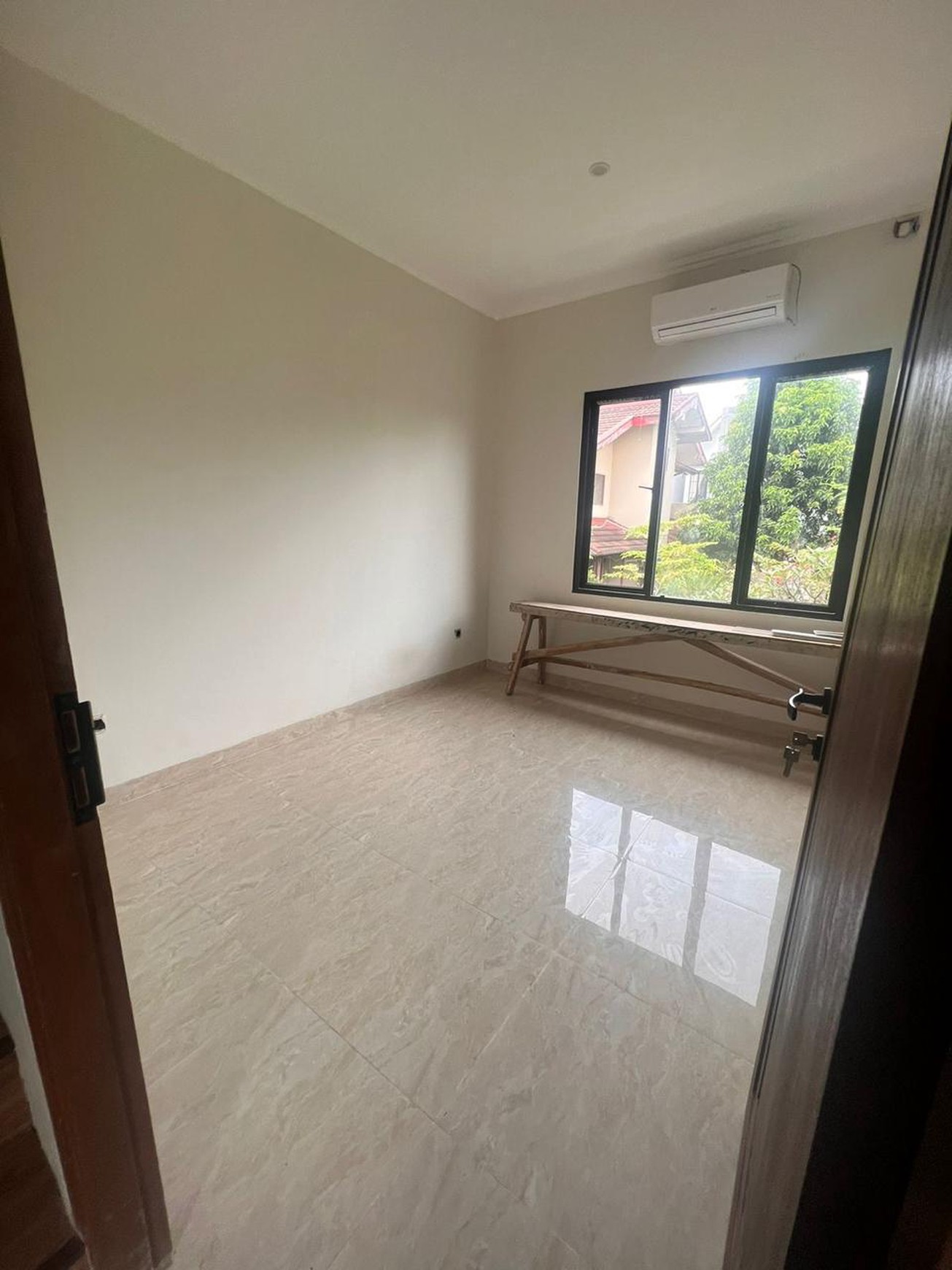 Dijual Rumah Mungil dan Bagus di Cirendeu
