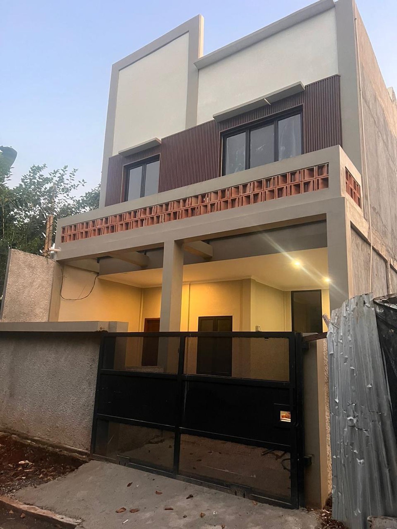 Dijual Rumah Mungil dan Bagus di Cirendeu