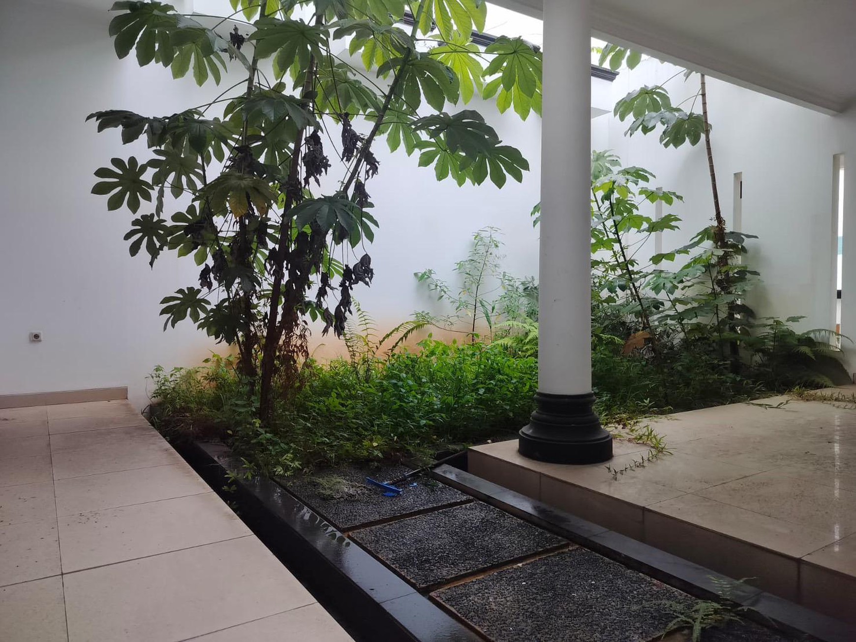  Dijual Rumah Mewah Furnished & Siap Huni di Kawasan Eksklusif Pesona Khayangan, Margonda