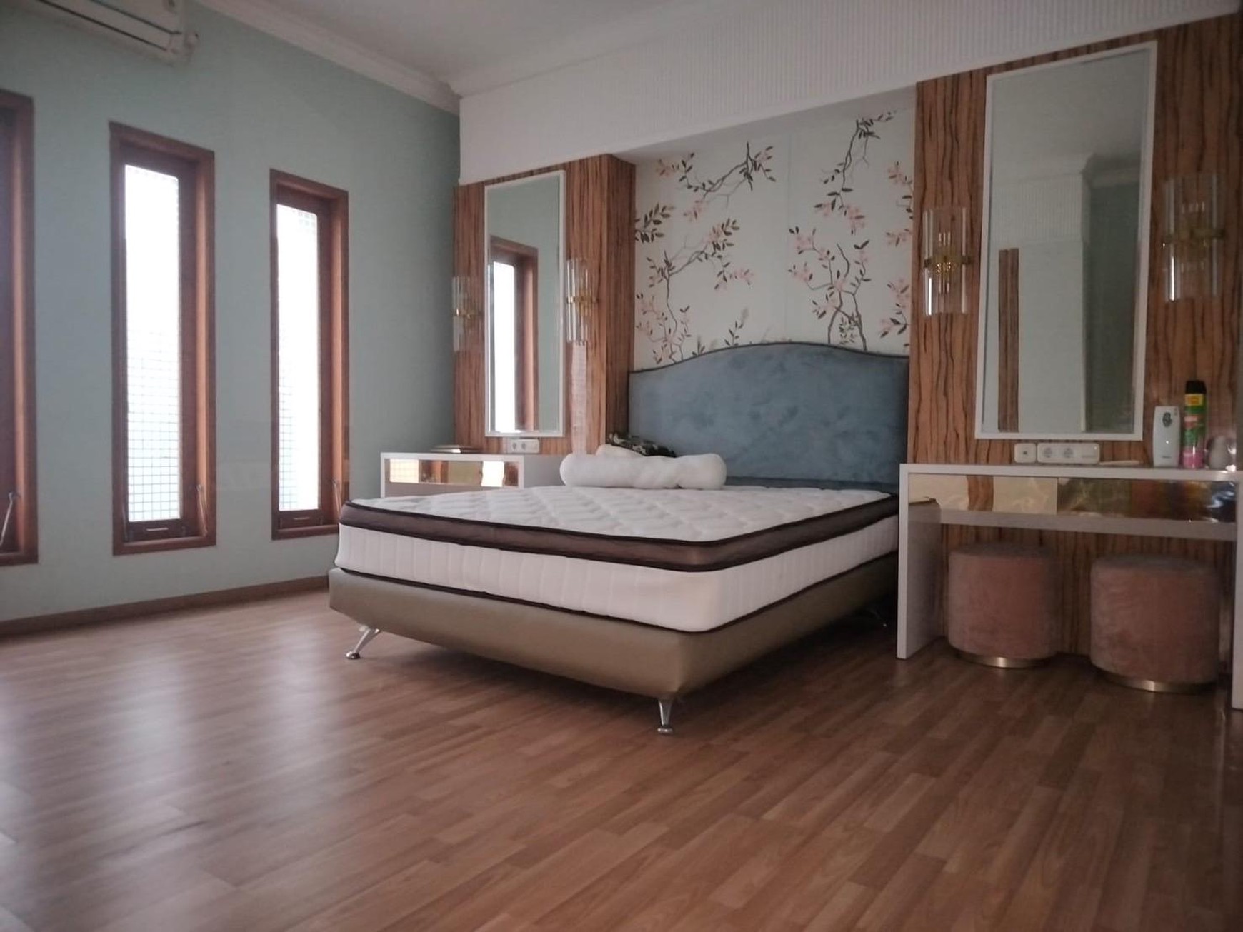  Dijual Rumah Mewah Furnished & Siap Huni di Kawasan Eksklusif Pesona Khayangan, Margonda