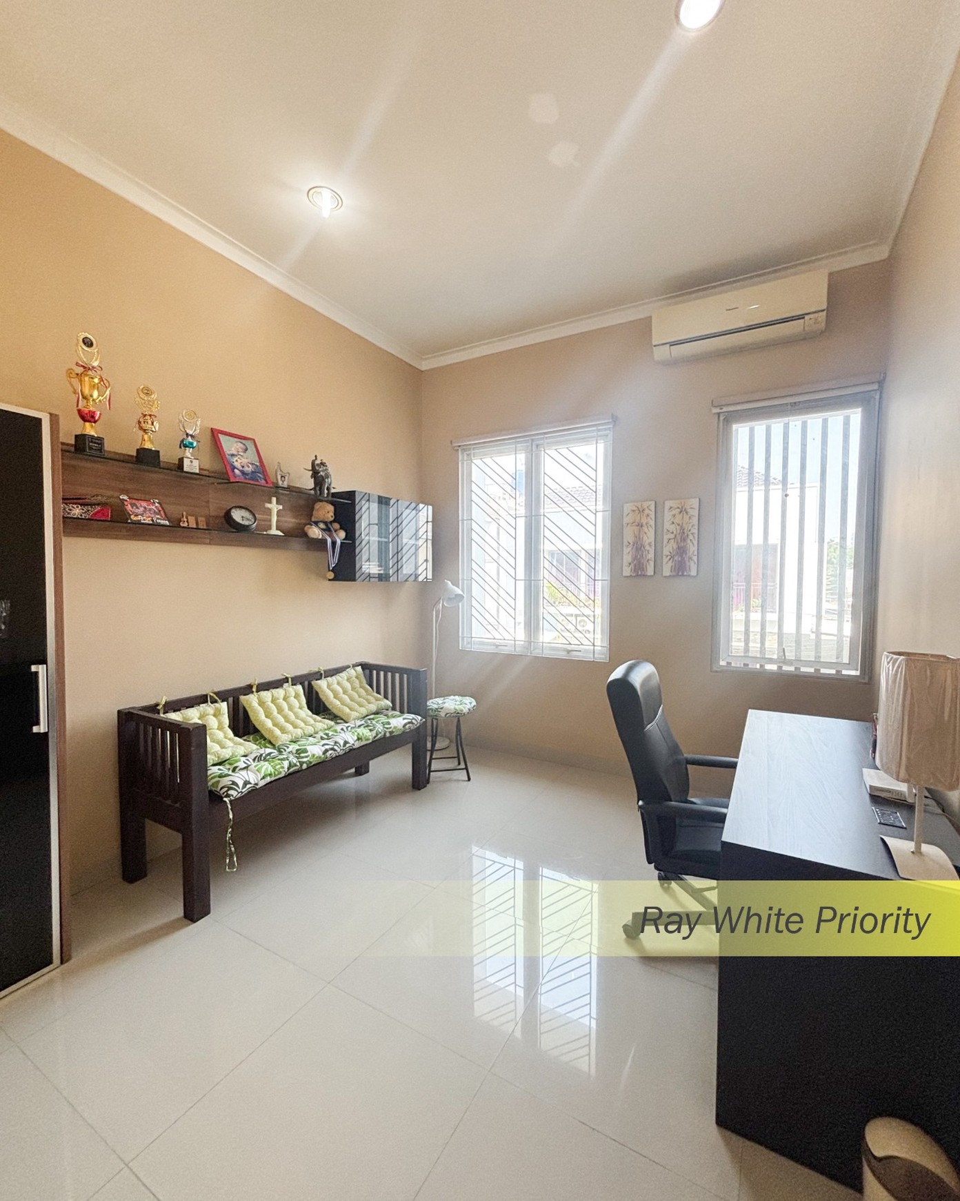 RUMAH MINIMALIS SIAP HUNI FULL FURNISH DI NUSA LOKA BSD, TANGERANG SELATAN
