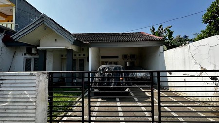 Dijual Rumah Tinggal Siap Huni Di Komplek  Depok Maharaja  
