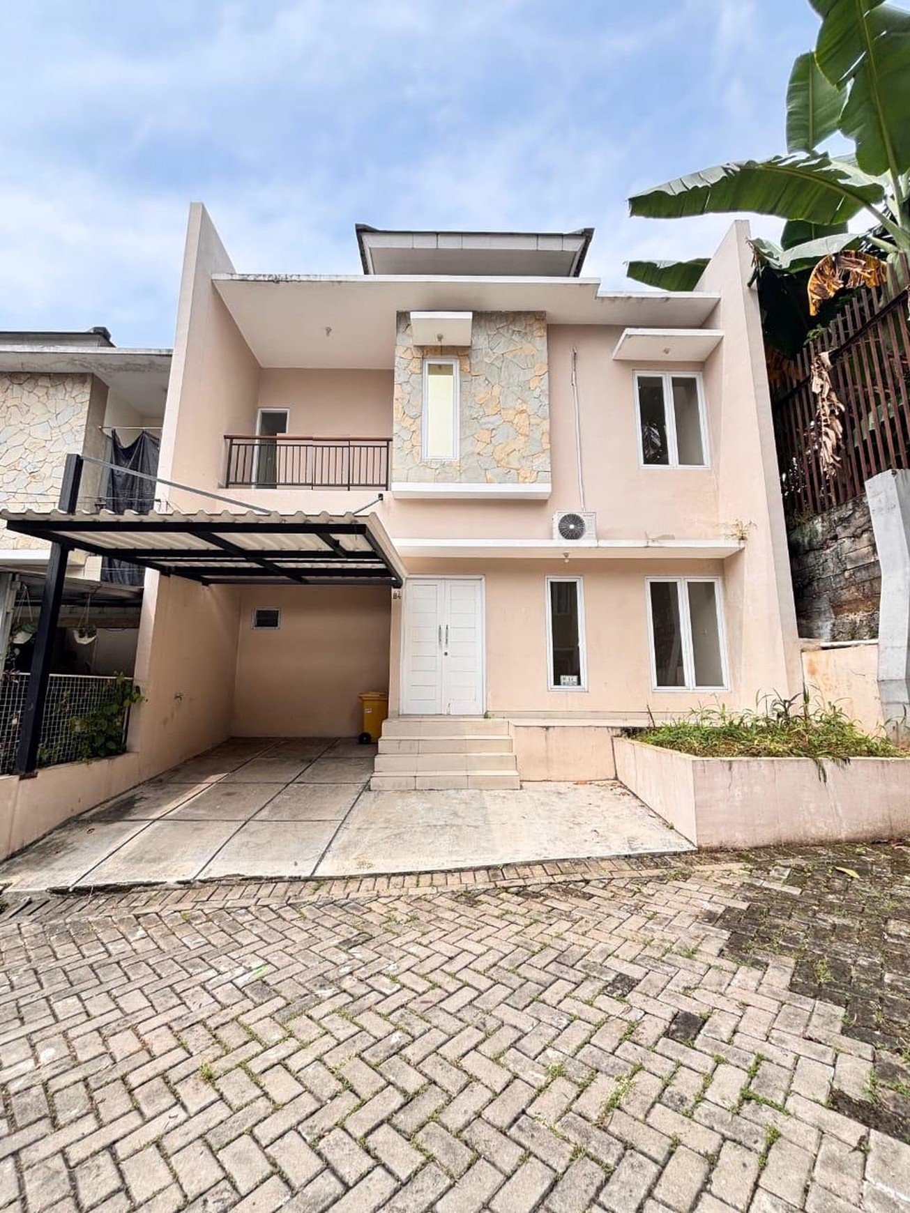 Rumah Minimali 2 Lantai, Lokasi aman dan Nyaman dalam Cluster di Ciputat