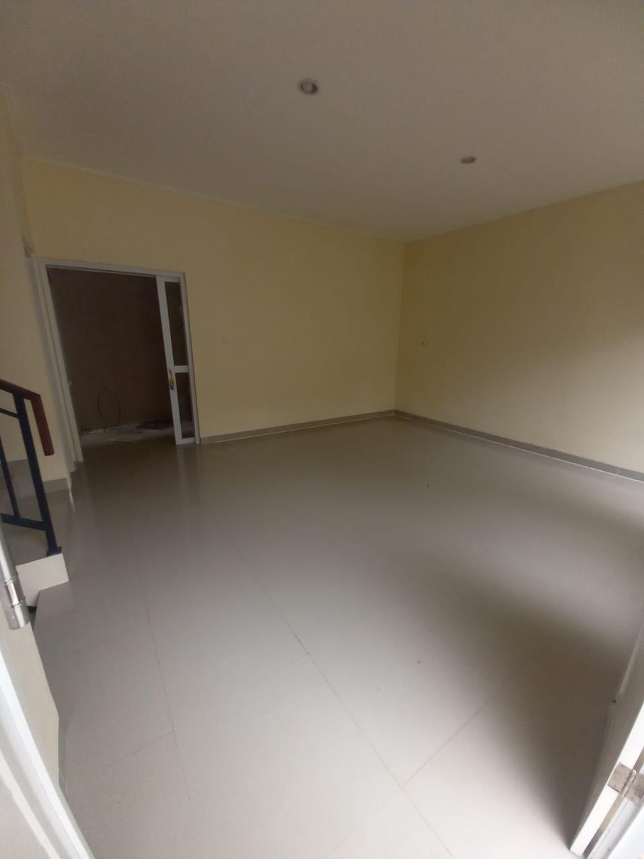 Rumah Minimali 2 Lantai, Lokasi aman dan Nyaman dalam Cluster di Ciputat