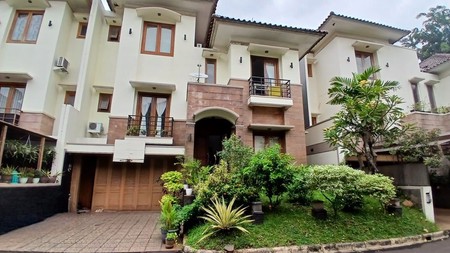 Dijual towhouse 2 tingkat di jalan Wijaya kusuma cilandak