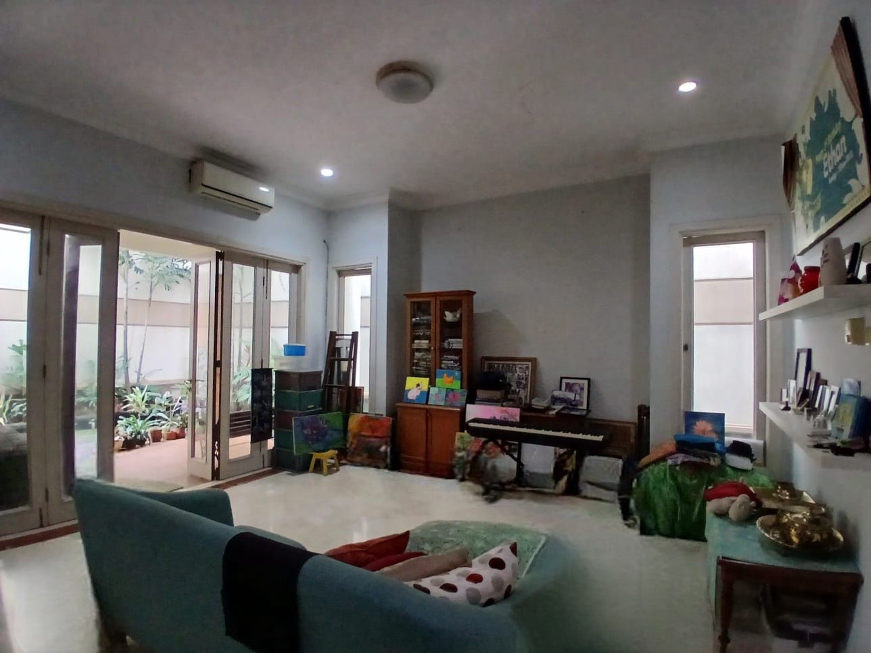 Dijual towhouse 2 tingkat di jalan Wijaya kusuma cilandak