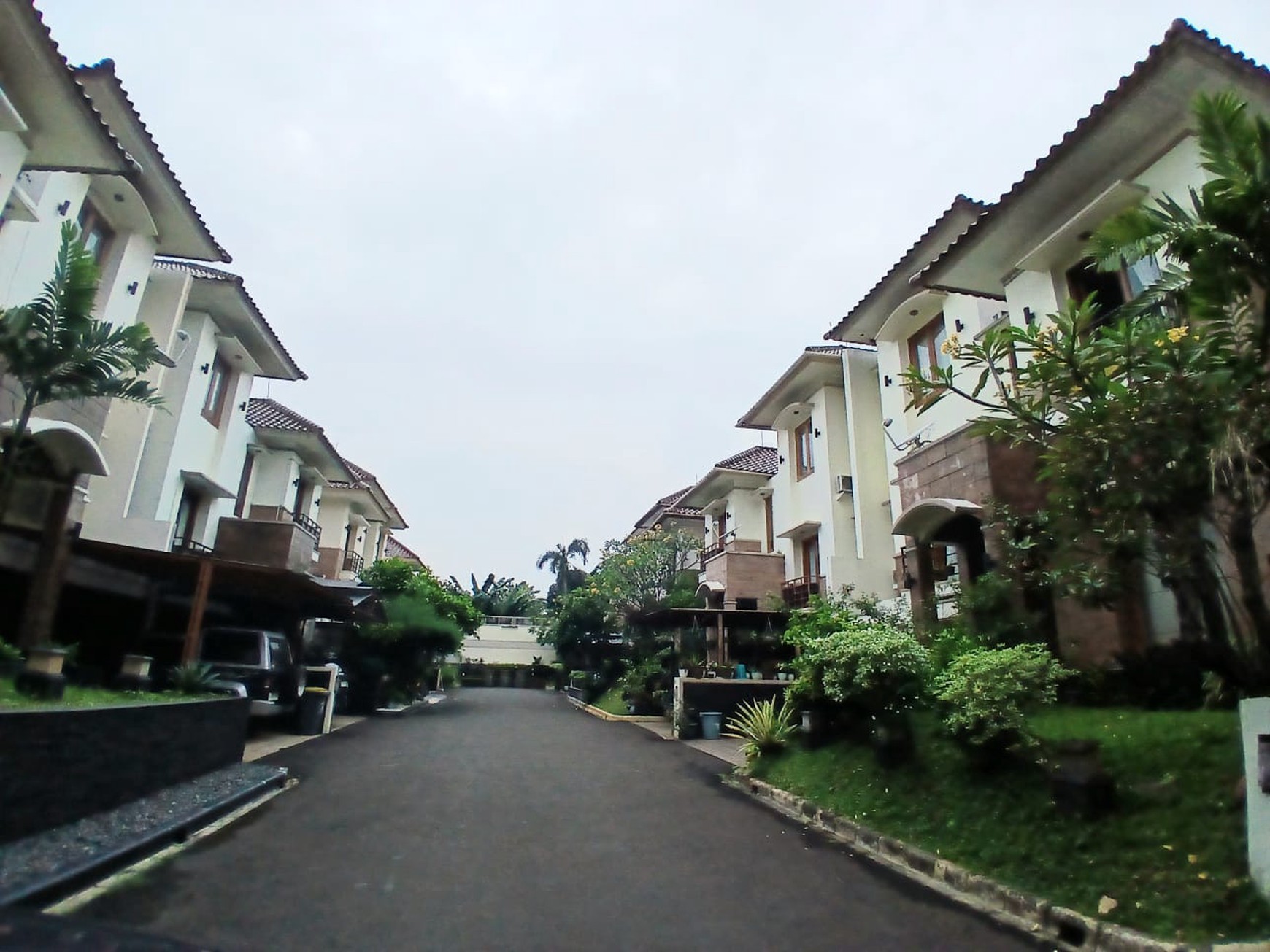 Dijual towhouse 2 tingkat di jalan Wijaya kusuma cilandak